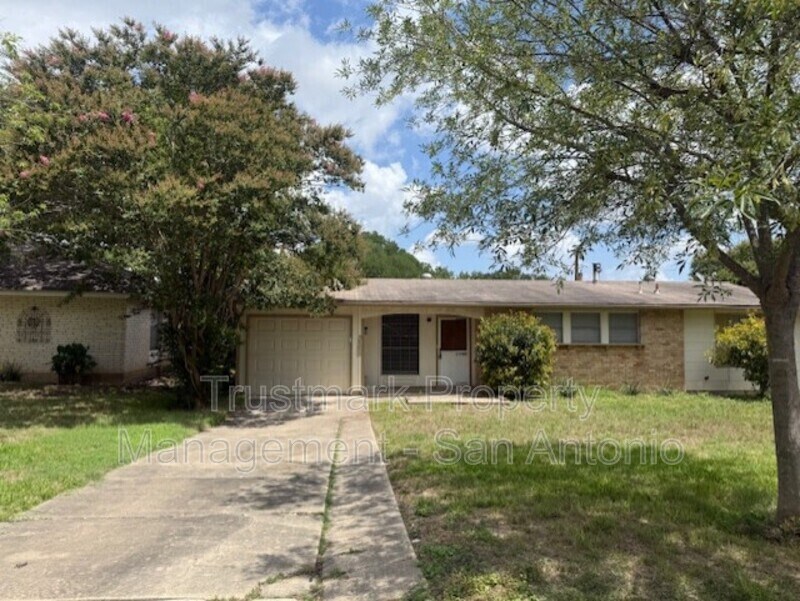 847 Boulder Dr in Universal City, TX - Building Photo