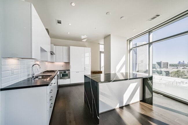 4521 San Felipe St in Houston, TX - Building Photo - Building Photo