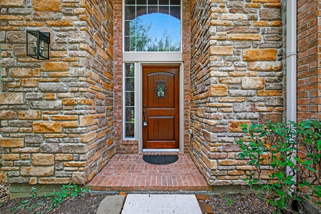 property at 15 Hadlock Pl