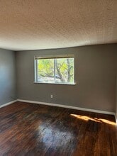 1218 Purcell Ave, Unit 4 in Cincinnati, OH - Building Photo - Building Photo