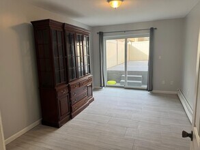 173 Beach 96th St, Unit 2 large bedrooms 1 bath in Far Rockaway, NY - Building Photo - Building Photo