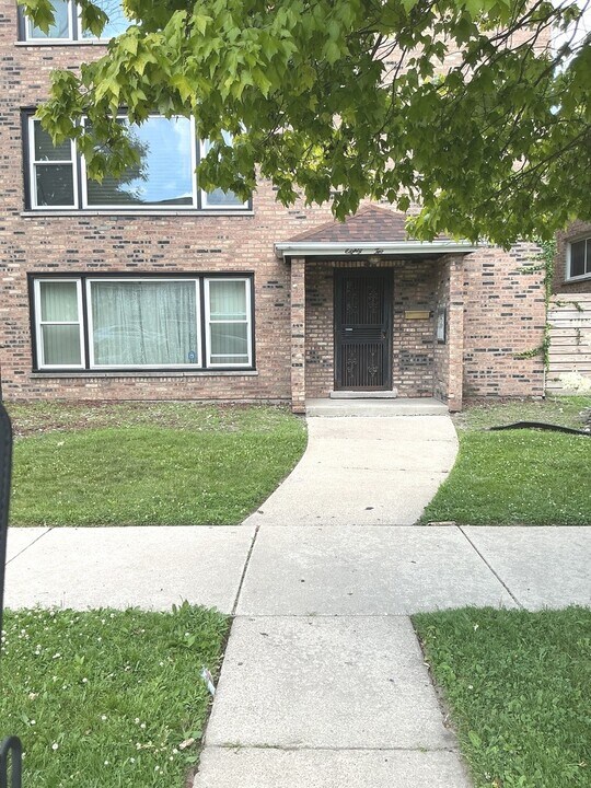 82 Luella Ave in Calumet City, IL - Building Photo