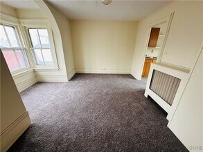 64 E 5th St in Oswego, NY - Building Photo - Building Photo