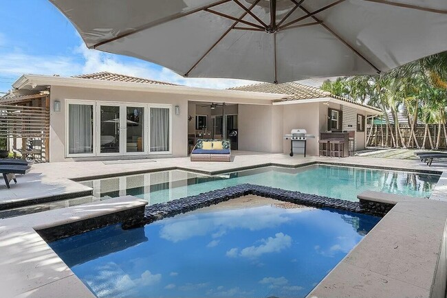 property at 855 Berkley St