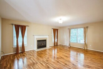 43935 Willow Leaf Way in California, MD - Building Photo - Building Photo