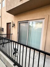 10808 Kling St in Los Angeles, CA - Building Photo - Building Photo