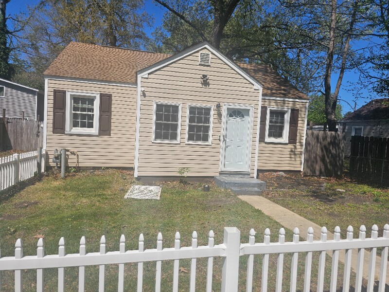 33 Fiske St in Portsmouth, VA - Building Photo