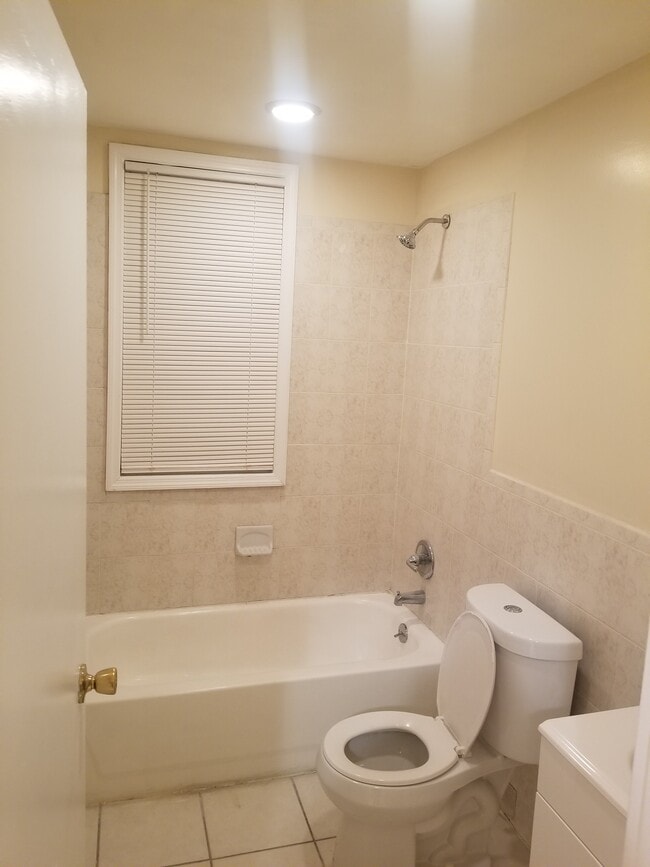 496 21st St, Unit 2 in Irvington, NJ - Building Photo - Building Photo