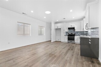 10863 Nettleton St in Los Angeles, CA - Building Photo - Building Photo