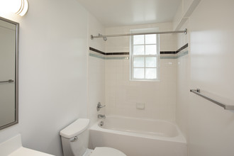 Colonial Village Apartments in Arlington, VA - Building Photo - Interior Photo