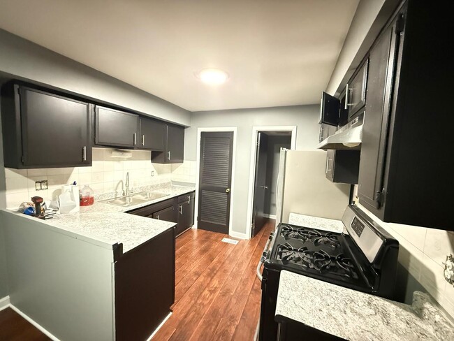 7609 Bristol Ln in Bartlett, IL - Building Photo - Building Photo