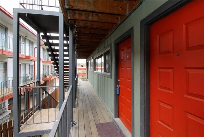 2404 Longview St in Austin, TX - Building Photo - Building Photo