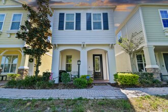 105 Cutlass Way in Oldsmar, FL - Building Photo - Building Photo