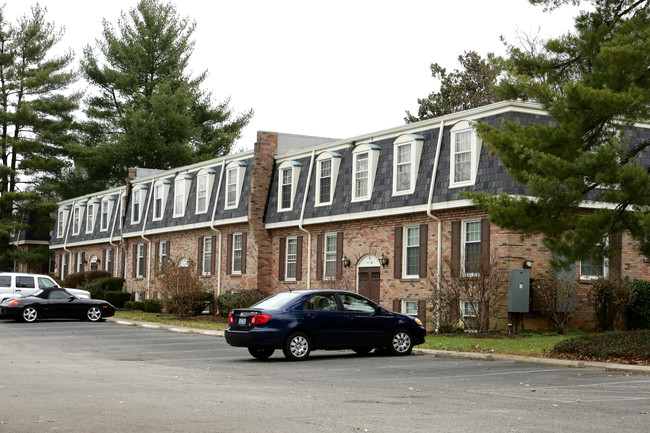 Salem Square Condominiums in Louisville, KY - Building Photo - Building Photo