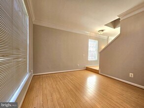 15004 Slippery Elm Ct in Woodbridge, VA - Building Photo - Building Photo