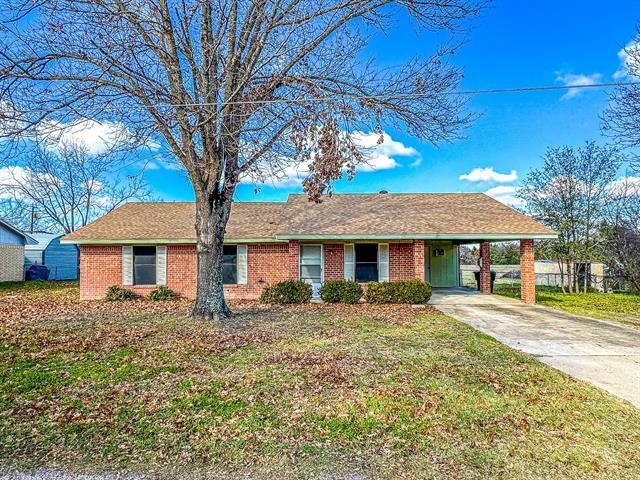 102 Hullum Dr in Teague, TX - Foto de edificio