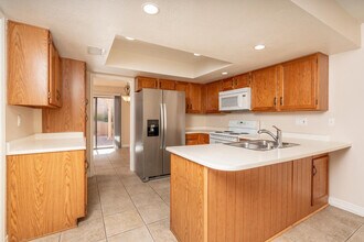 1656 N Sierra Vista Dr in Tempe, AZ - Building Photo - Building Photo
