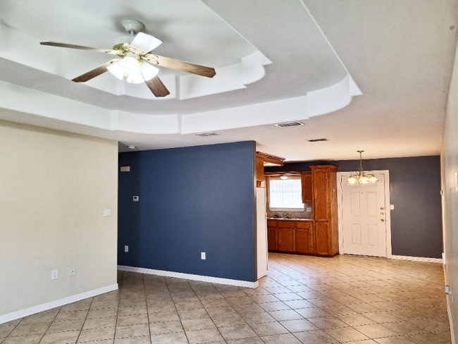 property at 2118 Aruba Dr