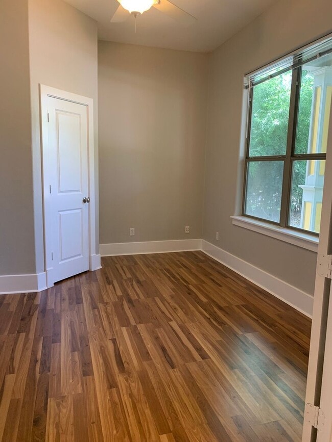3207 Hampton Rd in Austin, TX - Building Photo - Building Photo