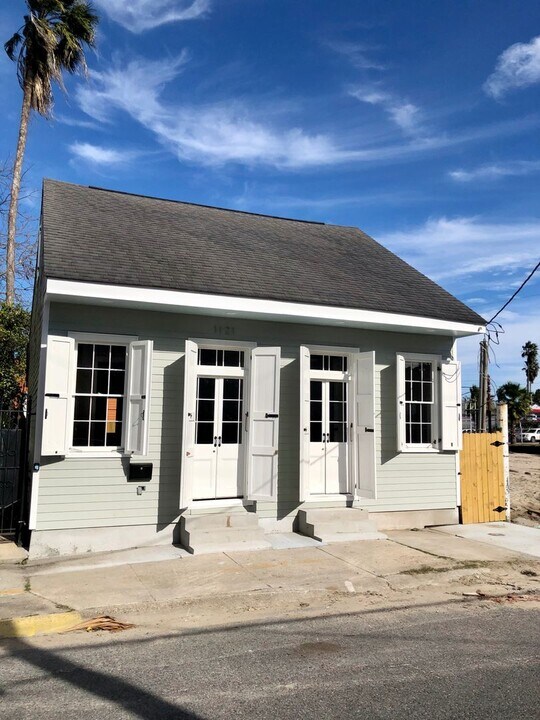 1121 Kerlerec St in New Orleans, LA - Building Photo