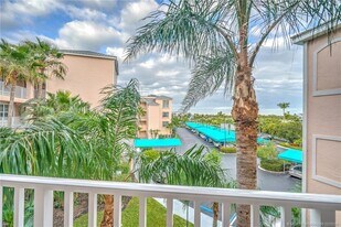 5750 NE Island Cove Way in Stuart, FL - Foto de edificio - Building Photo