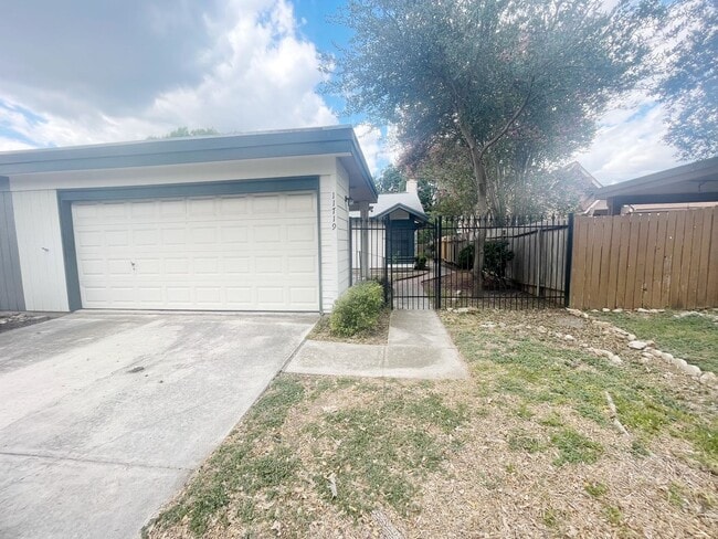 property at 11719 Country Springs St
