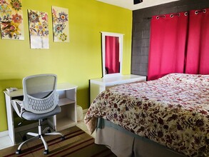 2012 St Louis Dr, Unit 2 in Honolulu, HI - Building Photo - Building Photo