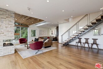 1625 N Crescent Heights Blvd in Los Angeles, CA - Building Photo - Building Photo