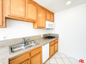 222 Washington Ave in Santa Monica, CA - Building Photo - Building Photo