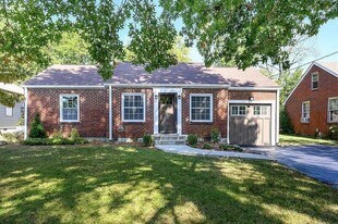 1131 Kenwood Dr in Nashville, TN - Building Photo