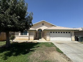 612 Calle Orlando in Arvin, CA - Building Photo