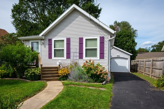 property at 525 8th St NW