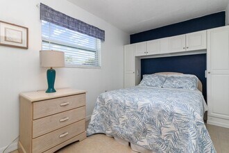 211 Circle Dr in Cape Canaveral, FL - Building Photo - Building Photo