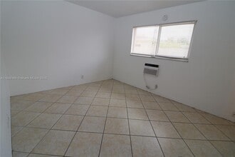 59 NW 37th St in Oakland Park, FL - Building Photo - Building Photo