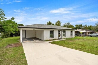 5872 NW 2nd Pl in Ocala, FL - Building Photo - Building Photo