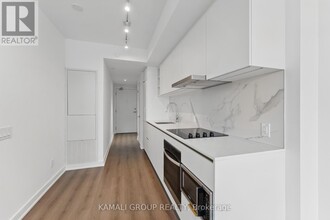 8-1118 Wellesley St W in Toronto, ON - Building Photo - Building Photo