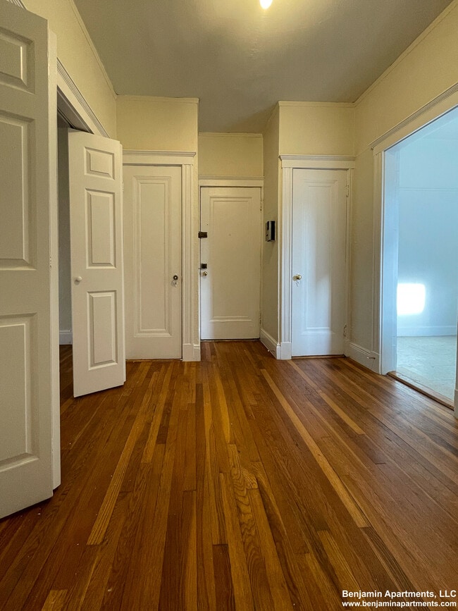 1800 Commonwealth Ave, Unit 33 in Boston, MA - Building Photo - Building Photo