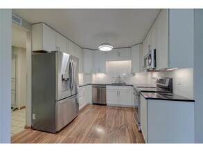 450 Ford Rd in Minneapolis, MN - Building Photo - Building Photo