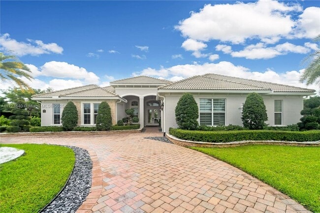 5202 S Sterling Ranch Cir in Davie, FL - Building Photo - Building Photo