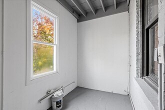 3268 W Fullerton Ave, Unit 2 in Chicago, IL - Building Photo - Building Photo