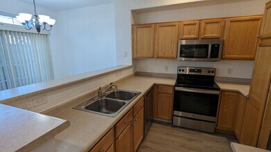 8495 S Upham Way in Littleton, CO - Building Photo - Building Photo