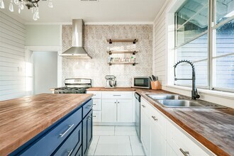 4016 Avenue Q 1/2 in Santa Fe, TX - Building Photo - Building Photo