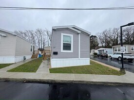 37 Randall Ave in Keansburg, NJ - Building Photo