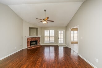 9939 Greenalder Cove N in Cordova, TN - Foto de edificio - Building Photo