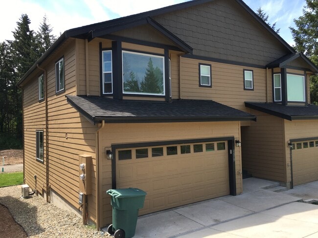 197 Cloverdale Rd in Kalama, WA - Building Photo - Building Photo