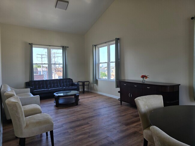 1118 S Charles St, Unit 5 in Baltimore, MD - Building Photo - Building Photo