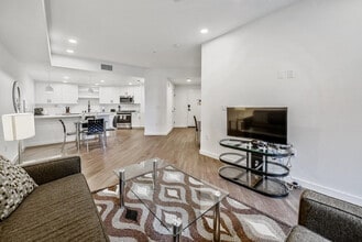 375 Camino De La Reina, Unit ID1039835P in San Diego, CA - Building Photo - Building Photo