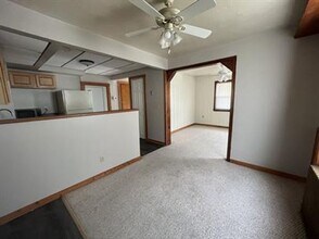 207 Sycamore St in Jeannette, PA - Building Photo - Building Photo