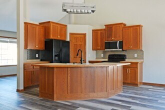 1204 5th St SW in Delano, MN - Building Photo - Building Photo