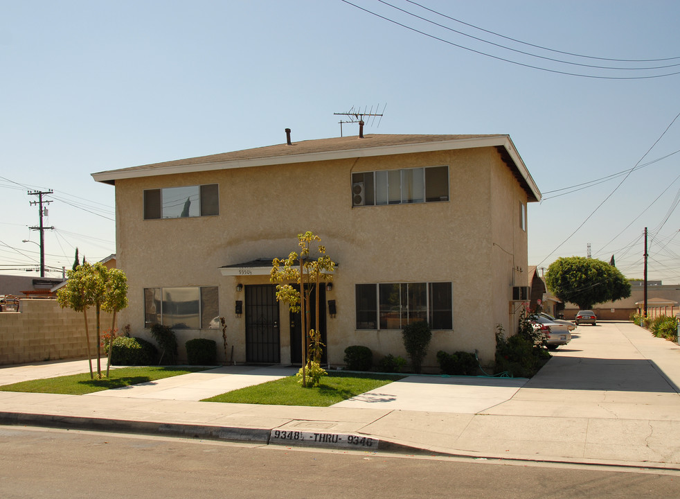 9346 Ramona St in Bellflower, CA - Building Photo